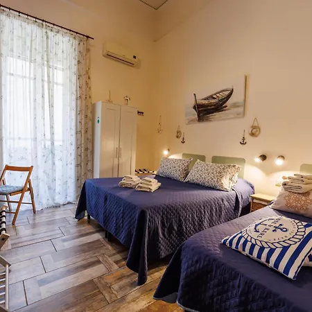 Bella 'mbriana Simona Neapol