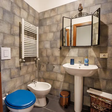 Bella 'mbriana Simona 4* Neapol